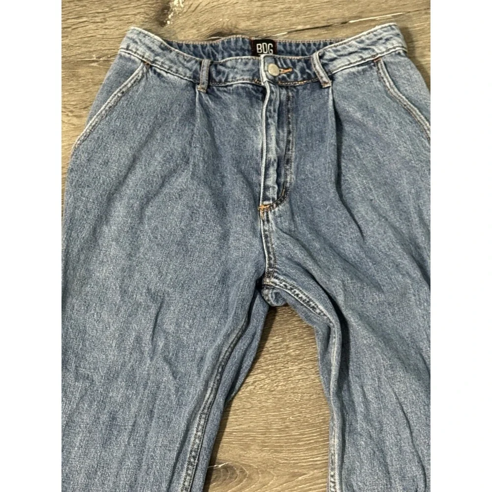 BDG Urban Outfitters Medium Wash Jeans Size 27